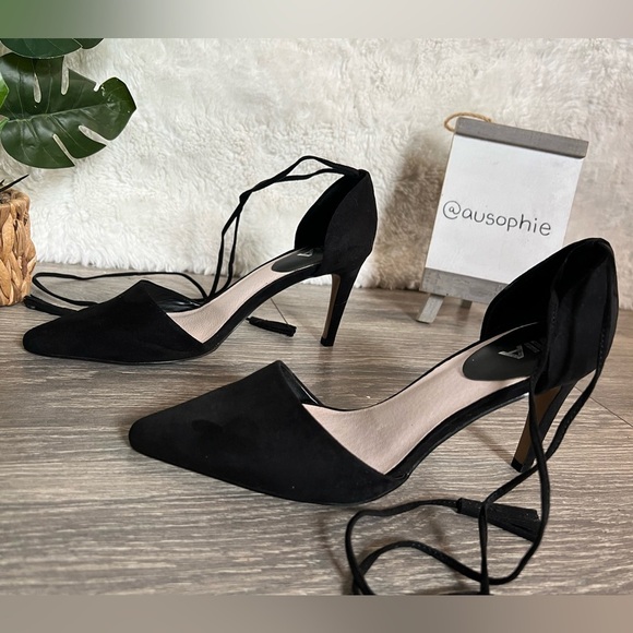 Mia tassel wrap pointed toe stiletto heels. Size 38 - Picture 2 of 9